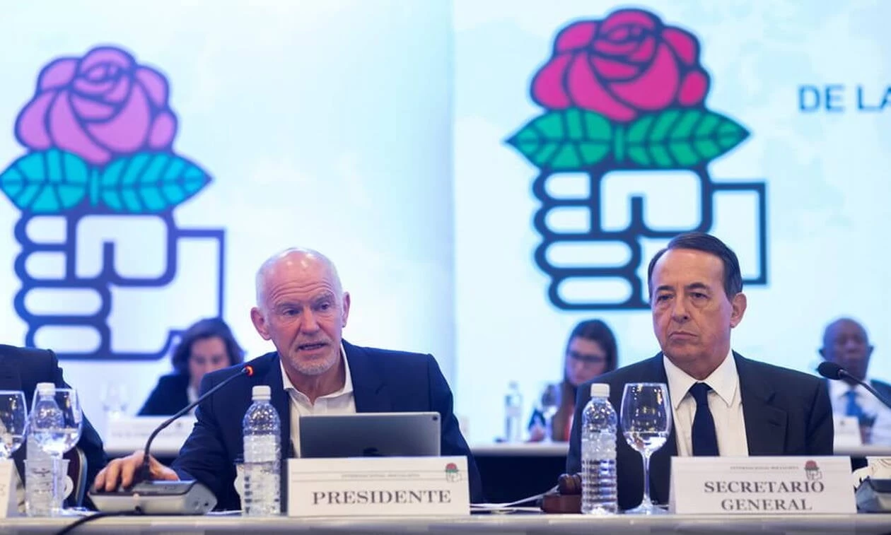 Με νέο στυλ ο ΓΑΠ: Μετά το ξυρισμένο μουστάκι ήρθε και το… μούσι (εικόνες)